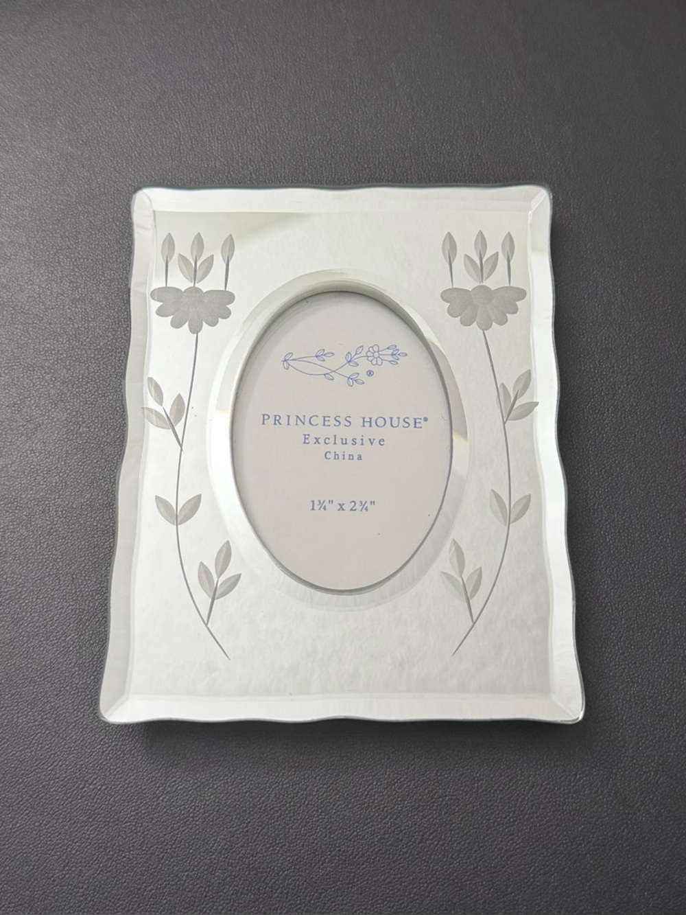 Princess House 1 3/4" x 2 3/4" Oval Photo Frame Exclusive China Mirrored Used